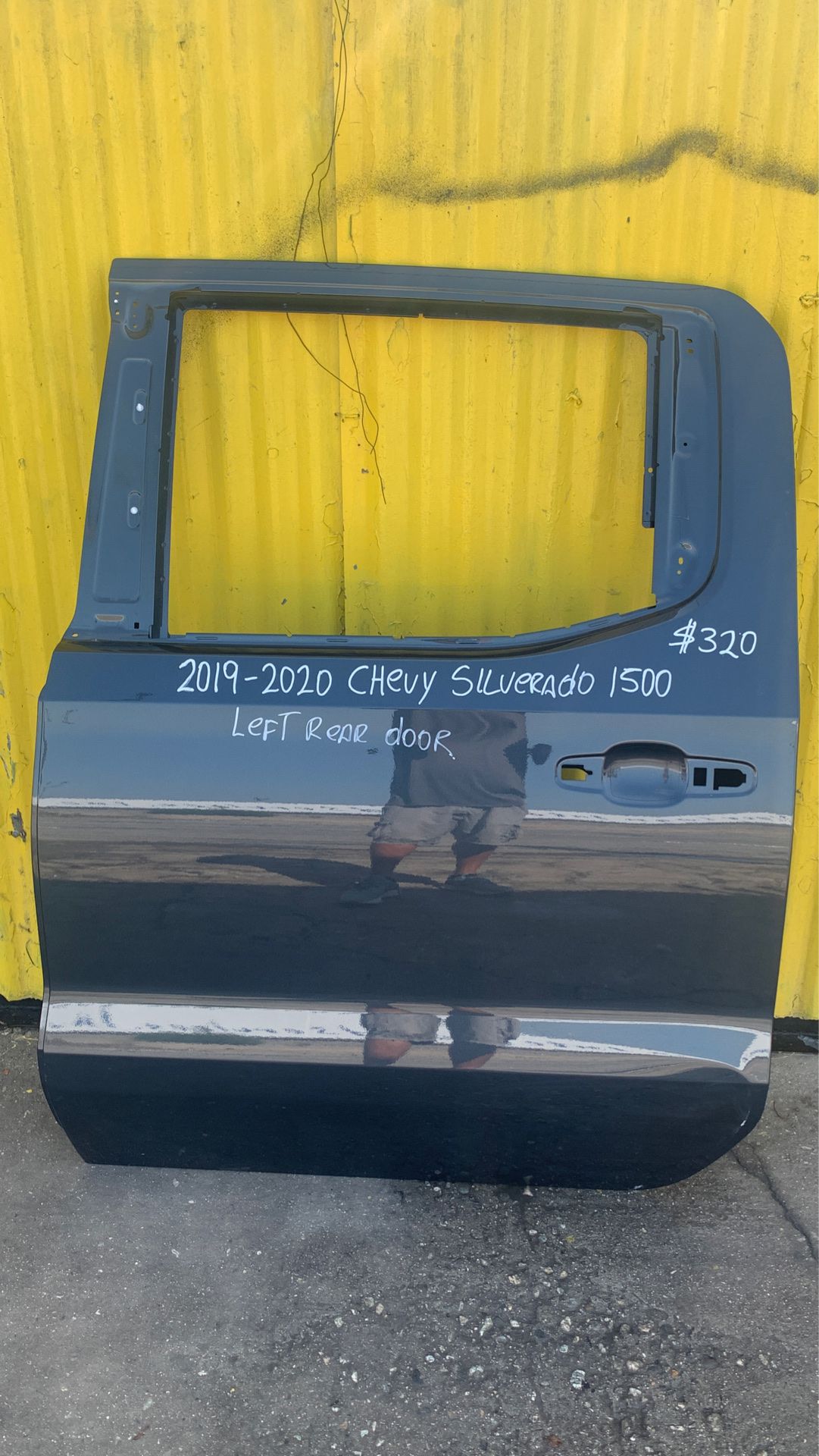 2019-2020 CHEVY SILVERADO 1500 DOOR LEFT DRIVER SIDE REAR