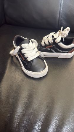 Boys shoes