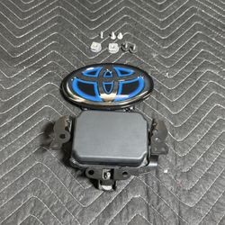 🌟2020-2021 TOYOTA PRIUS/rav 4 RADAR/emblem Assembly 88(contact info removed)1 OEM