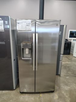 GE side by side refrigerator (counter depth)