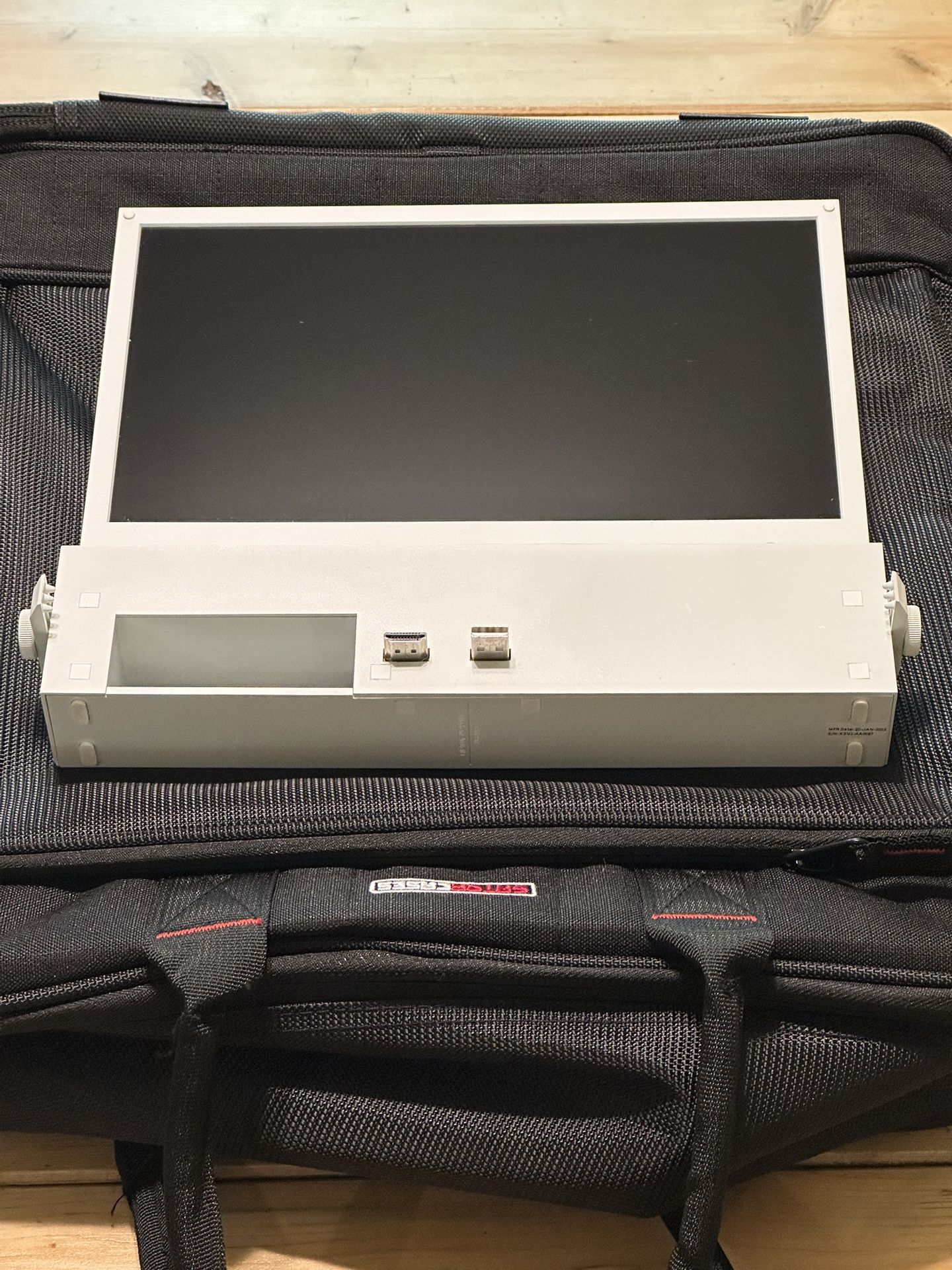 * G-Story 11.6 Xbox Series S Portable Monitor 1080P FHD 60Hz IPS Portable Gaming * Like New, No Scratches , Clean Screen , Works Perfect