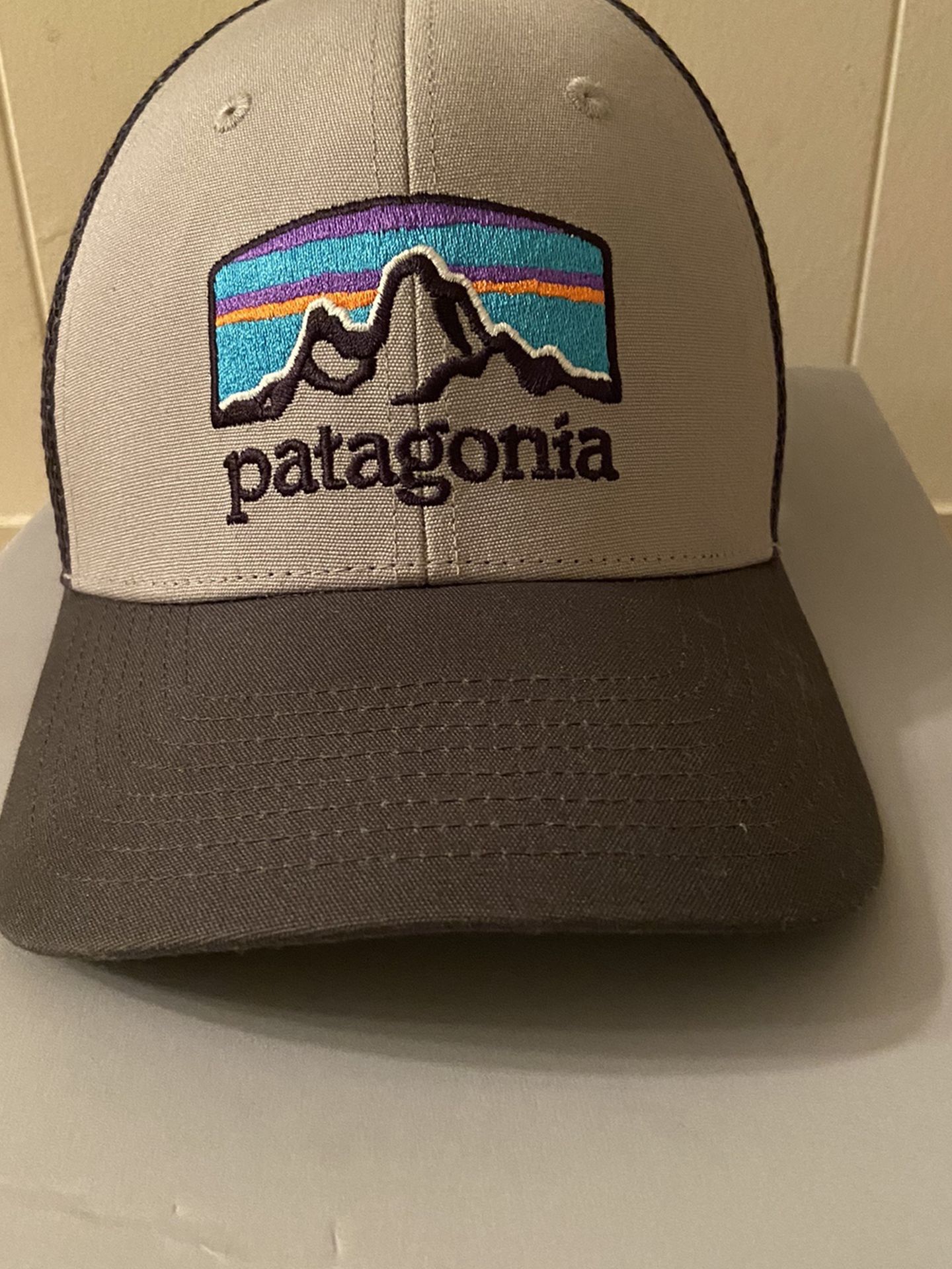 Paragonia Hat