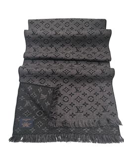 Louis Vuitton Monogram Classic Wool Anthracite Scarf