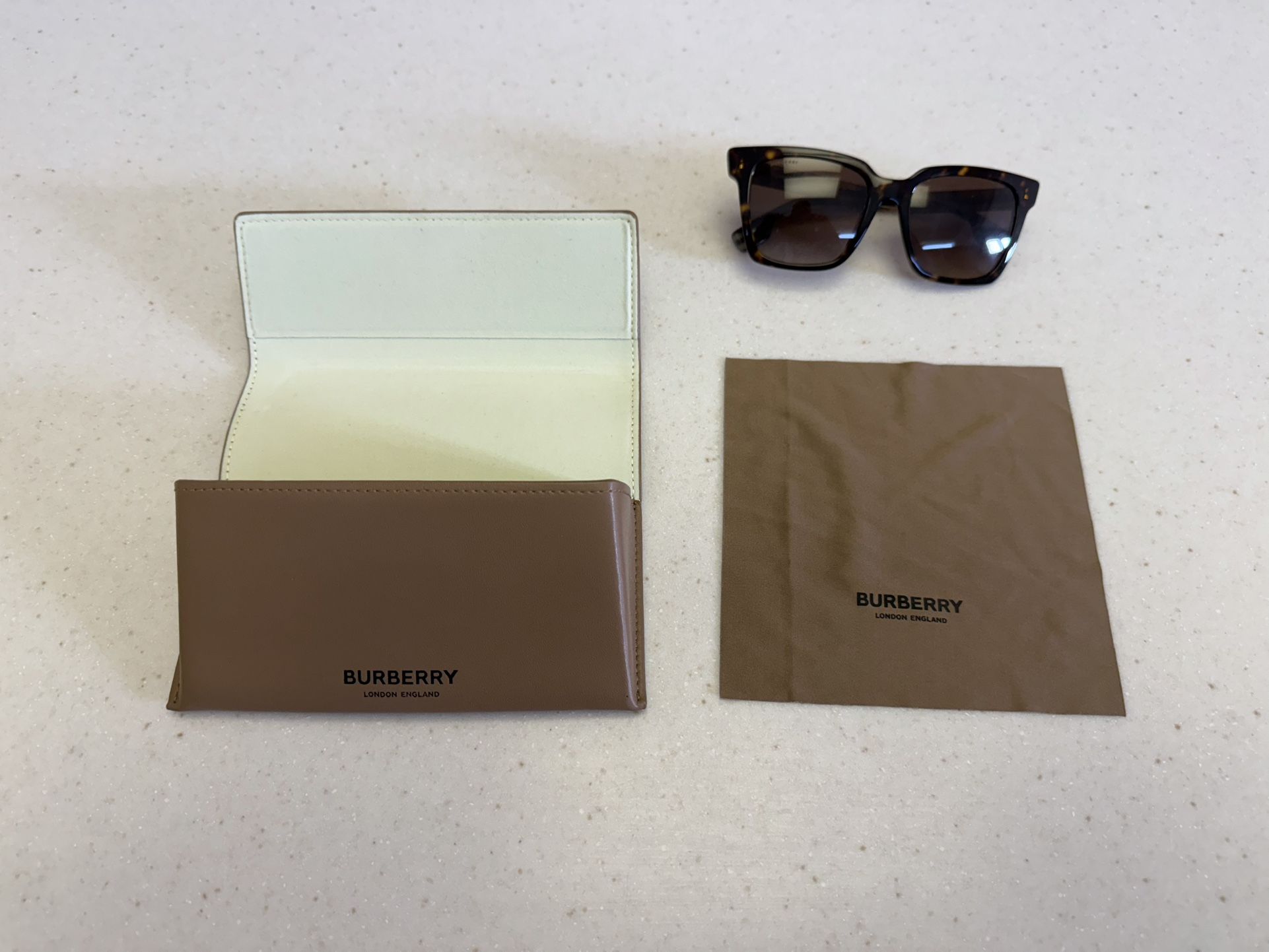 Woman’s Burberry Sunglasses