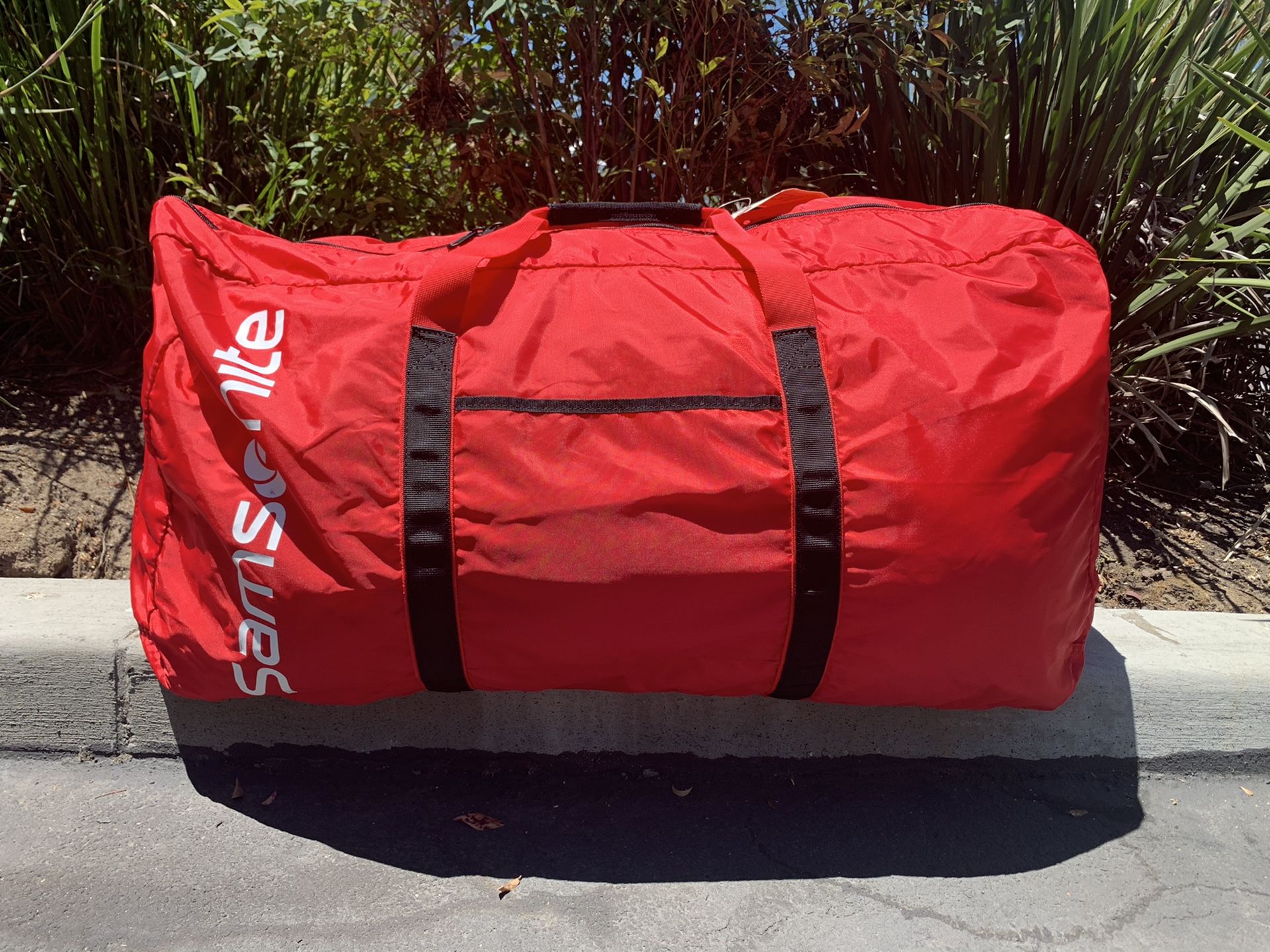 30” large samsonite duffle bag red packable