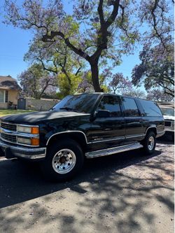 1994 Chevy suburban 2500