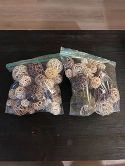 Weir and fake grass filler balls