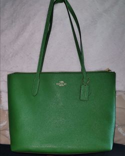 Coach tote zip