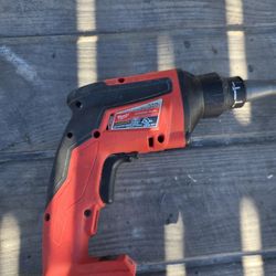 Driwall Screw Driver MILWAUKEE M18 ONLY TOOL NO BATERY NO CHARGUER 