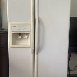 White Kenmore Refrigerator and Freezer