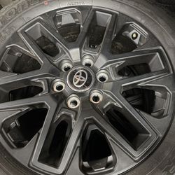 (NEW) 4 Wheels/tires 265/60R20 Toyota Tundra