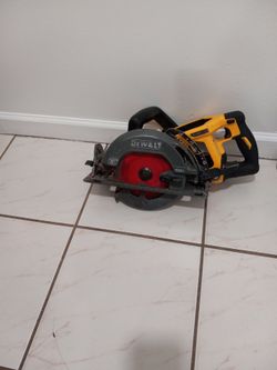 DEWALT FLEXVOLT 60V MAX CIRCULAR SAW  USED BUT  in perfect working condition--great  saw..$180