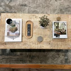 Large Coffee Table - Lots Of Storage! 