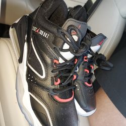 BOYS AIRFORCE JORDANS