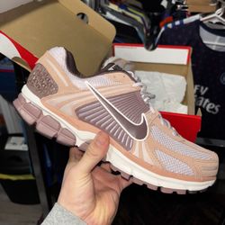 NWT Nike Mens Sz 10 Air Zoom Vomero 5 Dusted Clay Bowerman Series NEW