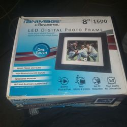 8 Inch LED DIGITAL PHOTO FRAME!!!!