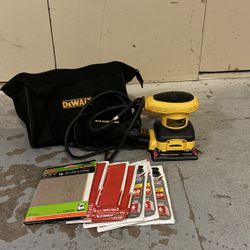 De Walt palm  sander