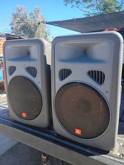 Dos altavoses jbl 15 pulgadas