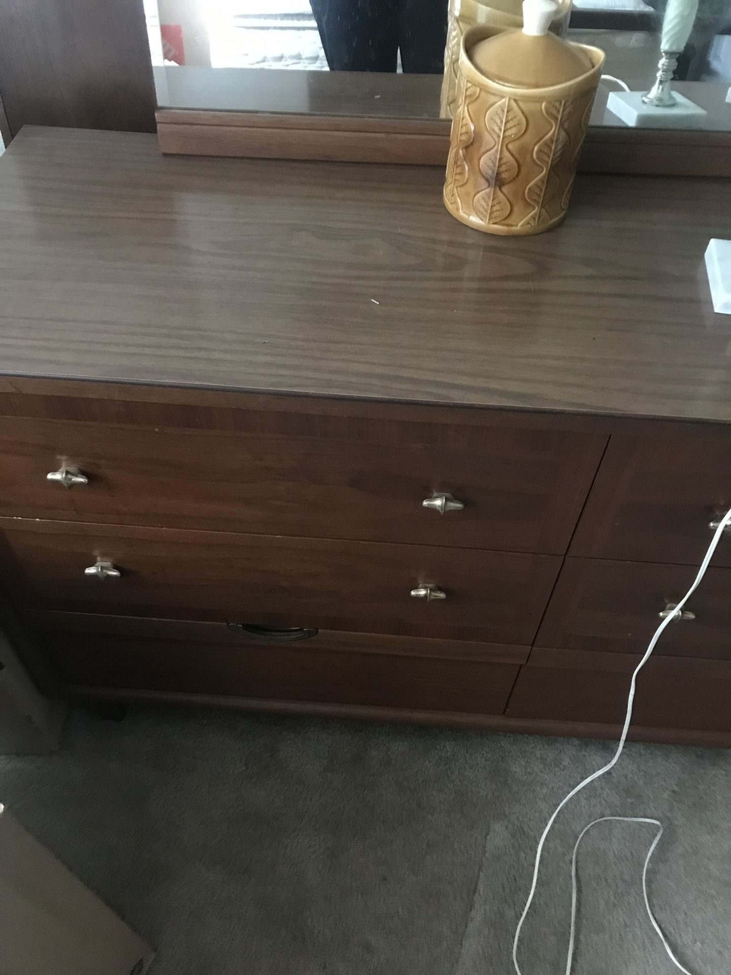 Mid Century Vintage Kroehler 6 Drawer Dresser And Mirror