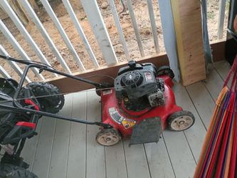 Red Gas Push Lawn Mower with Briggs & Stratton Engine