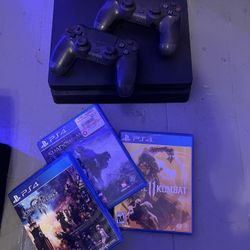 PS4 Console, Controllers And Game Set 