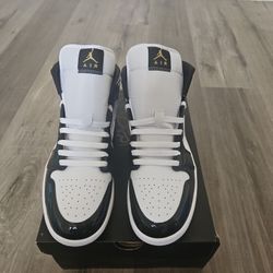 AIR JORDAN 1 MID PERFECT CONDITION SIZE 12 