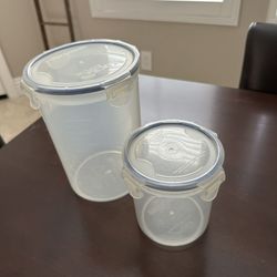 2 Plastic Tall Storage Containers With Snap Lock Lids 