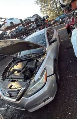 2016 Nissan Altima Parts Out Para Piezas 