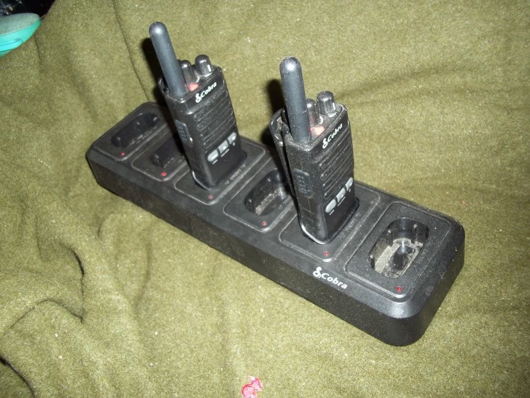 S-Cobra PX655-BCH6 Dual Walkie Talkies Sys W/base Charging Dock