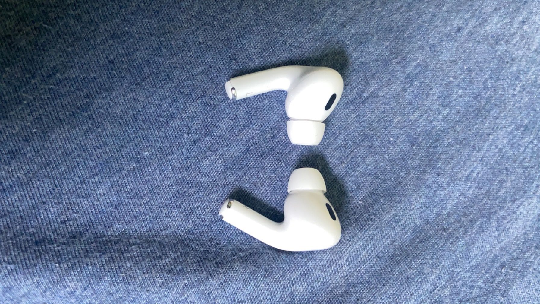 Left And Right Airpod Pros