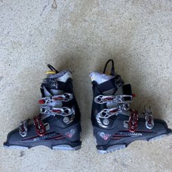 Solomon, Size 7.5 Ski Boots. Excellent Condition!!! 
