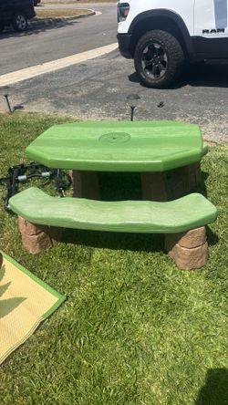 Kids table
