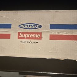 Supreme Toyo T-320 Tool box