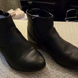 Girls Size 3, Cat  & Jack Black  Ankle Boots 