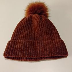 BROWN KNIT BEANIE W/ POM POM
