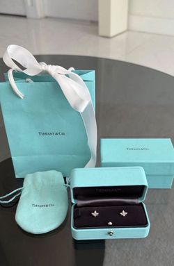 Tiffany Victoria earrings