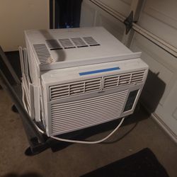 Haier AC Unit 12000 BTU