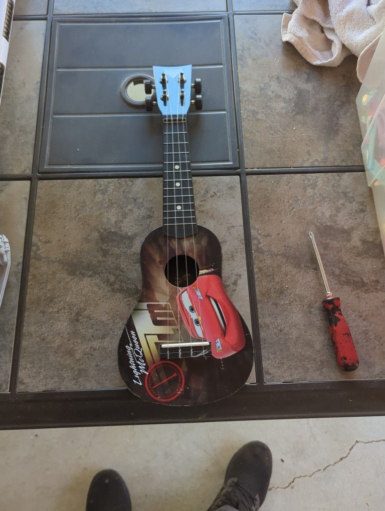 Guitarra De Lightning Mc Queen Para Niño Buenas Condiciones