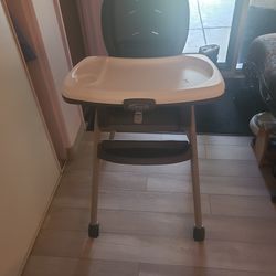 Baby Kids High Chair Great Condition