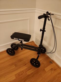 Folding Knee Walker Scooter User: 4'9" to 6'4"