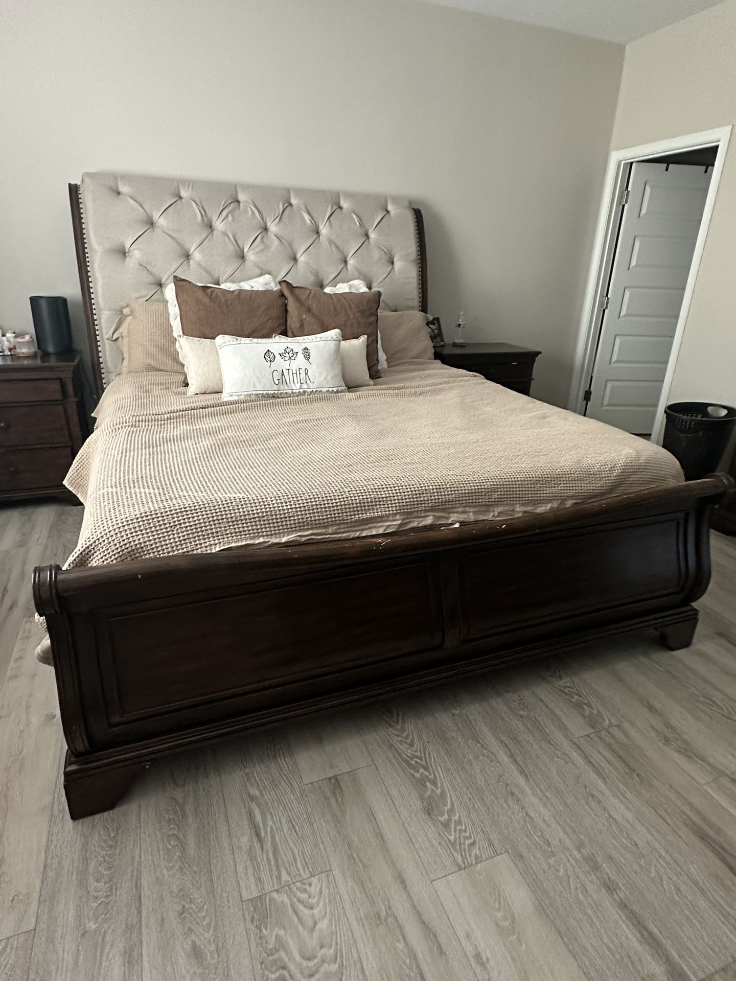 KING BED FOR SALE
