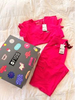 FIGS Women’s Pink Solid Knit Scrub Set XXS V-Neck Top & Jogger Pants