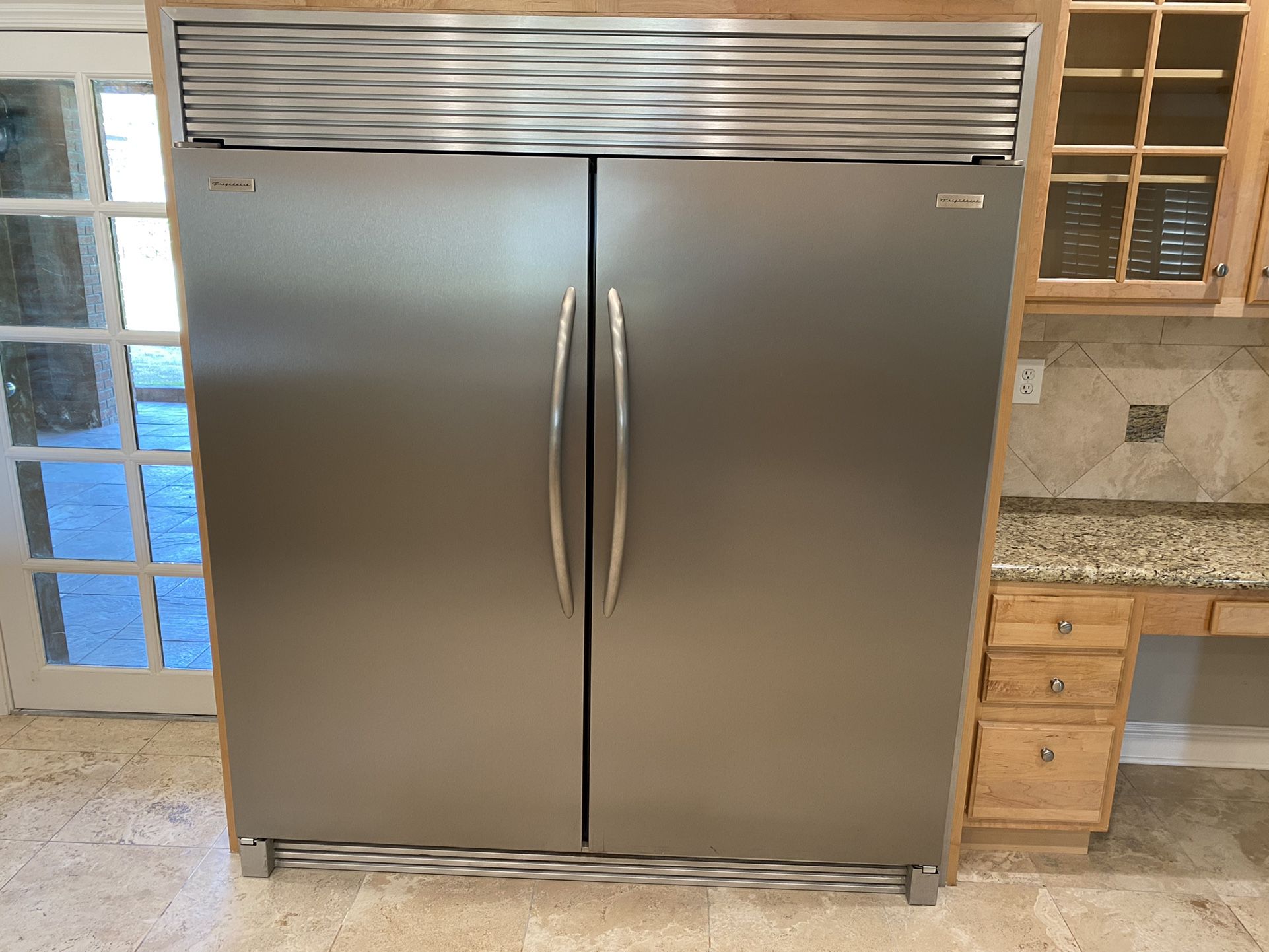 Frigidaire Professional Series Refrigerator And Freezer