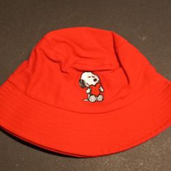 Very Cute Adult Red Peanuts/Snoopy Bucket Hat