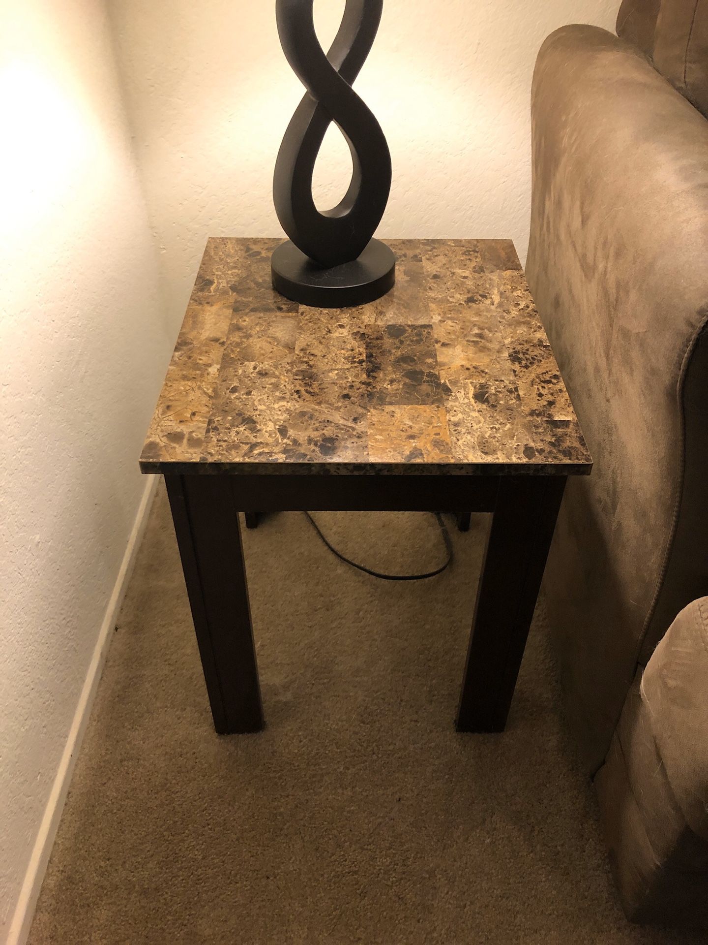 , 2 end tables, 2 lamps