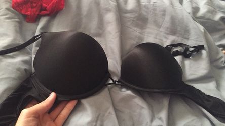 Bombshell Victoria Secret 34C