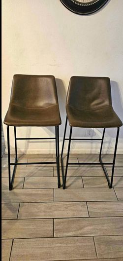 High chairs and office chair