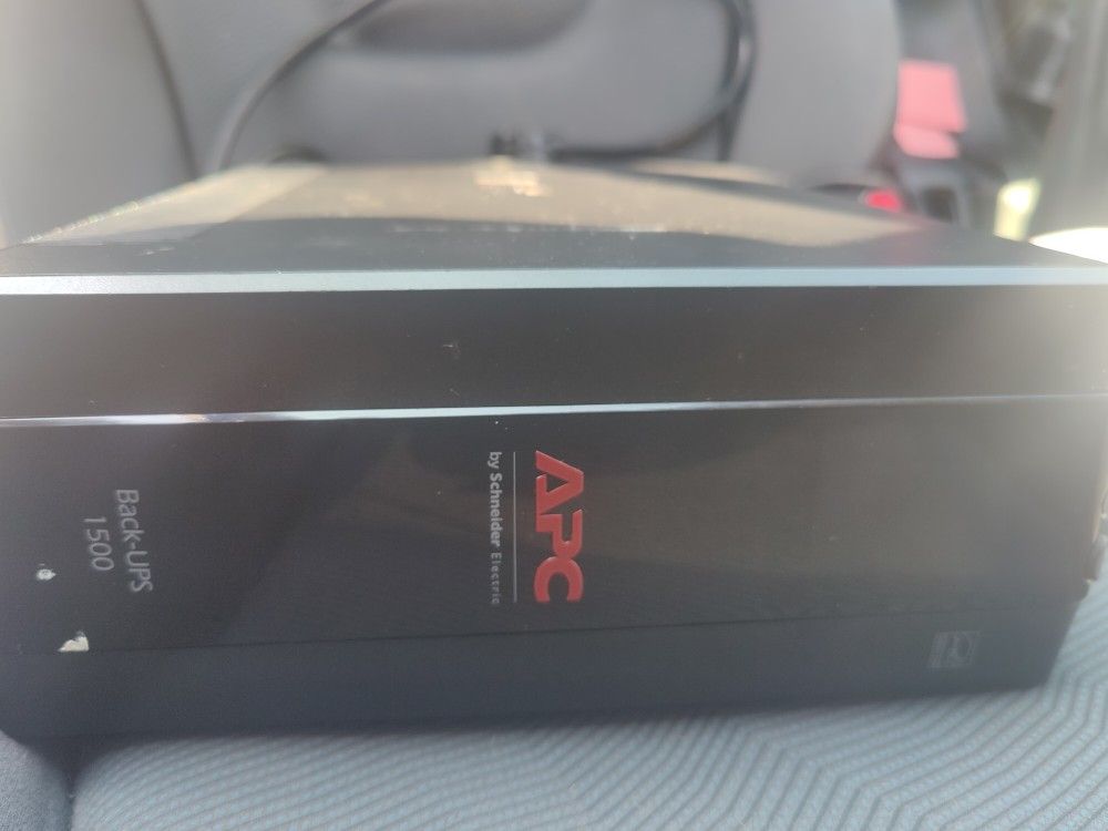 APC Back-UPS Pro 1500VA 10-Outlet UPS Back Up Battery Surge Protector