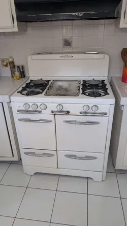 Antique O'Keefe & Merritt Gas Stove