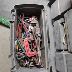 Pliers 